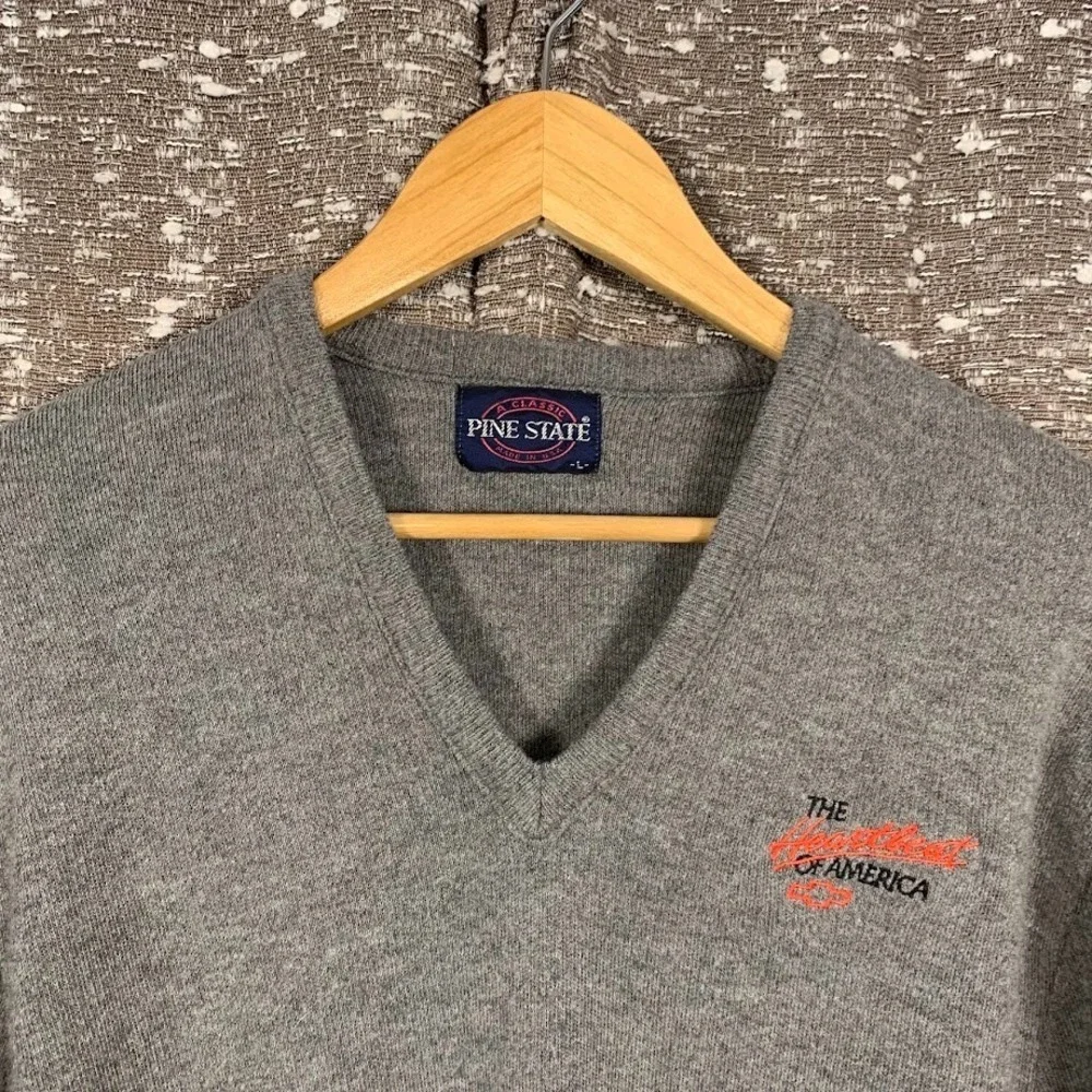 Vintage Chevrolet The Heartbeat of America V-Neck Sweater Pine State Men's Large